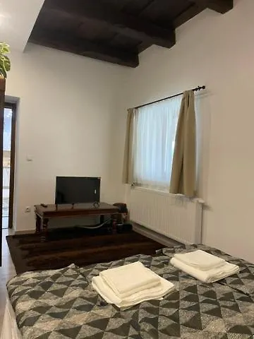 Szoegedi Apartamento *